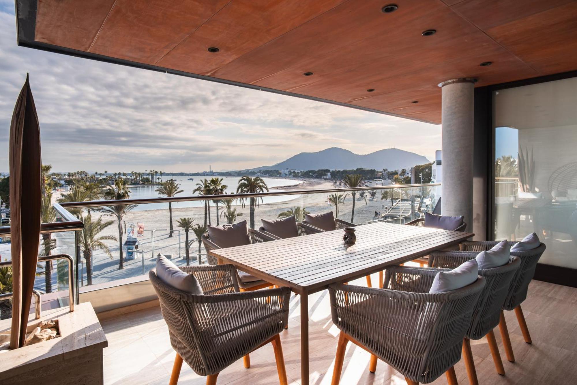 Luxury Sea View Apartment In Puerto De Alcudia Екстер'єр фото
